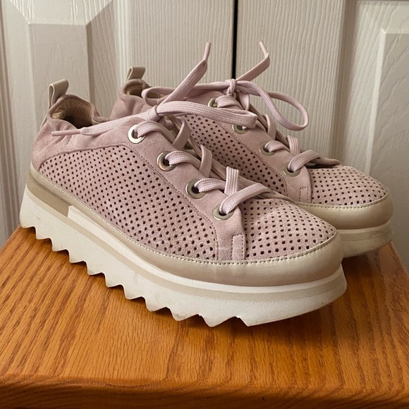 Softwaves Shoes - SOFTWAVES Bliss Pink Mauve Perforated Suede Platform Lug Sole Sneakers 38.5 7.5